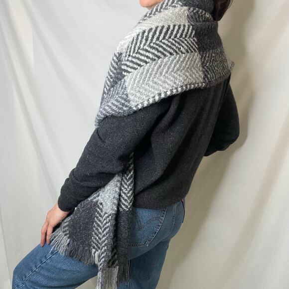 Aran Crafts sweater market blanket scarf plaid checkered herringbone wool Irish - Picture 11 of 17